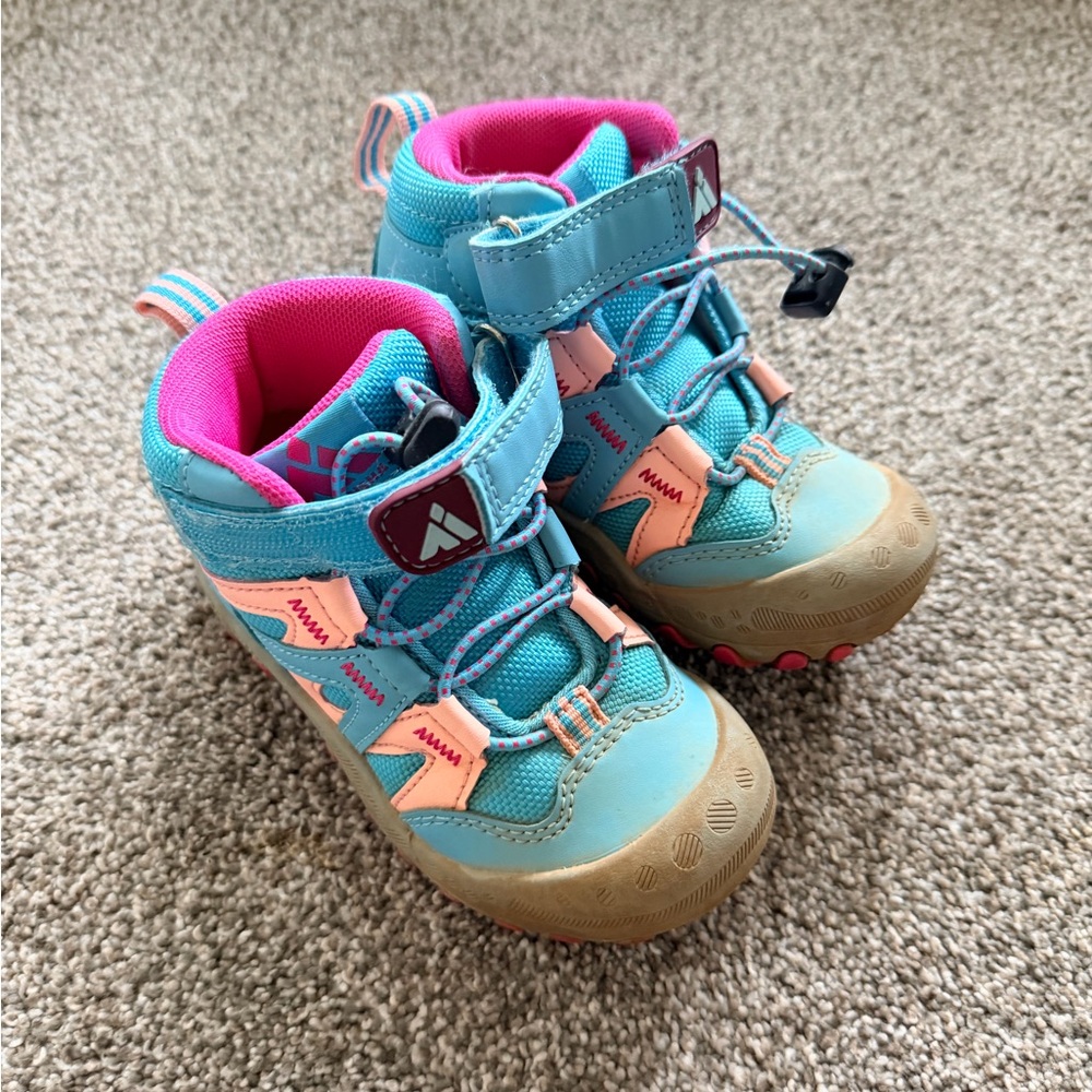 Kids hiking boots LIKE NEW